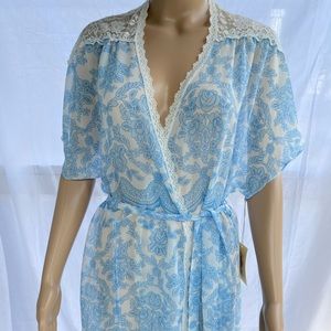 In bloom intimates feminine floral robe